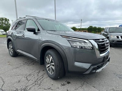 2024 Nissan Pathfinder SL