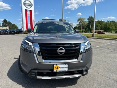 2024 Nissan Pathfinder Platinum