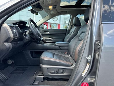 2024 Nissan Pathfinder Platinum