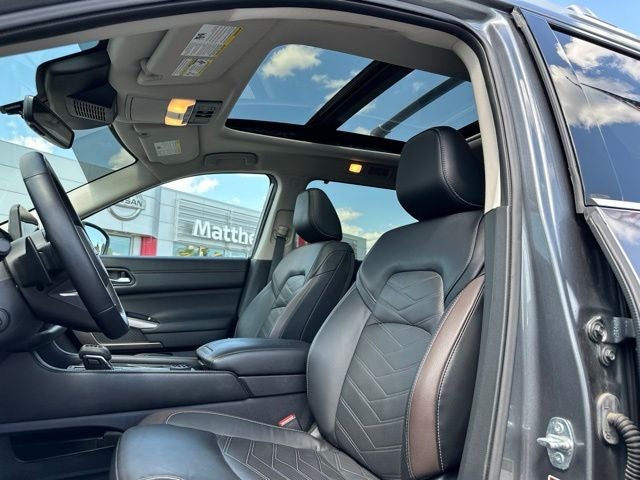 2024 Nissan Pathfinder Platinum