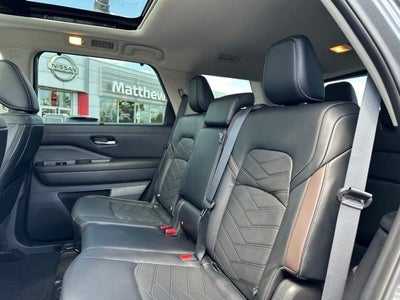 2024 Nissan Pathfinder Platinum