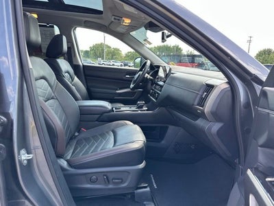 2024 Nissan Pathfinder Platinum
