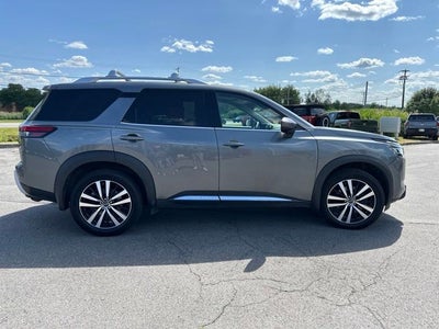 2024 Nissan Pathfinder Platinum