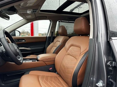 2024 Nissan Pathfinder Platinum