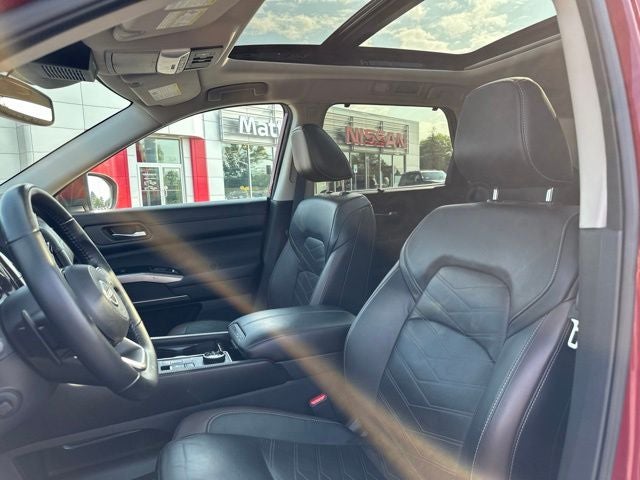 2022 Nissan Pathfinder Platinum