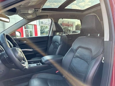 2022 Nissan Pathfinder Platinum