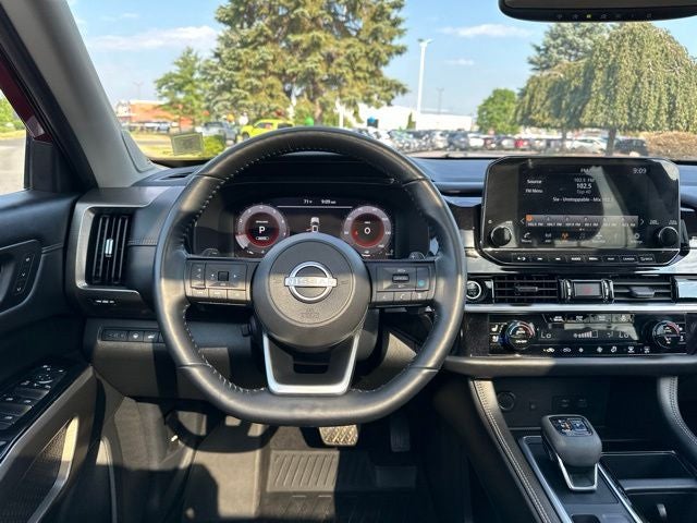 2022 Nissan Pathfinder Platinum