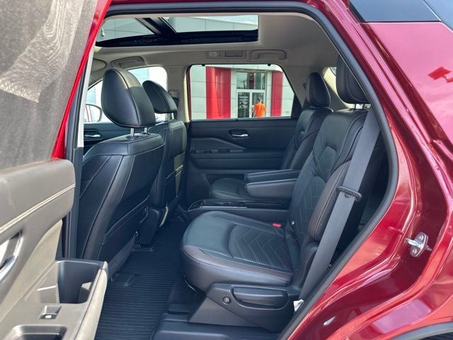 2022 Nissan Pathfinder Platinum