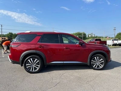 2022 Nissan Pathfinder Platinum