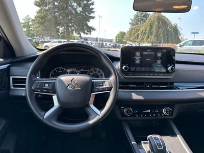 2022 Mitsubishi Outlander SE