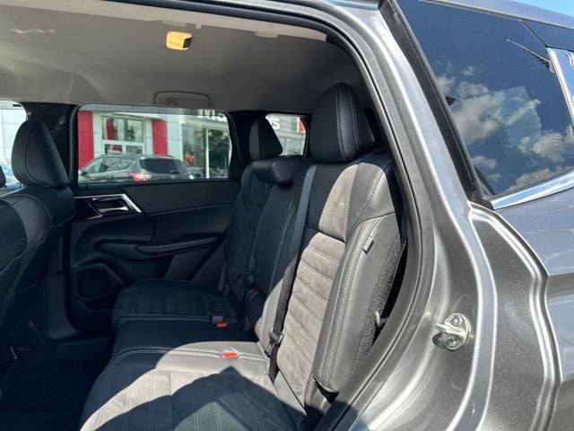 2022 Mitsubishi Outlander SE