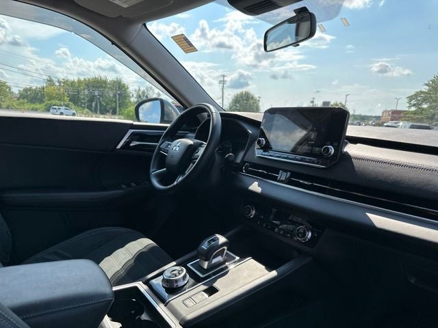 2022 Mitsubishi Outlander SE