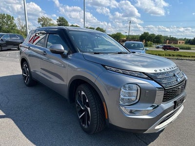 2022 Mitsubishi Outlander SE