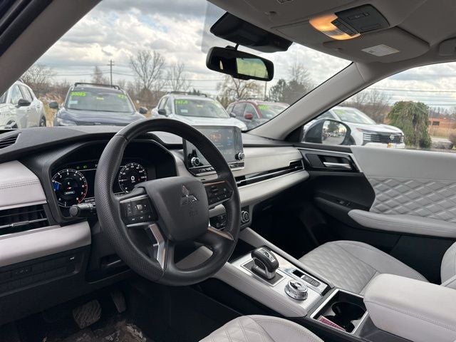 2023 Mitsubishi Outlander SEL