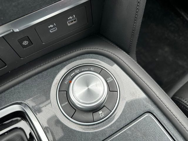 2023 Nissan Armada SV