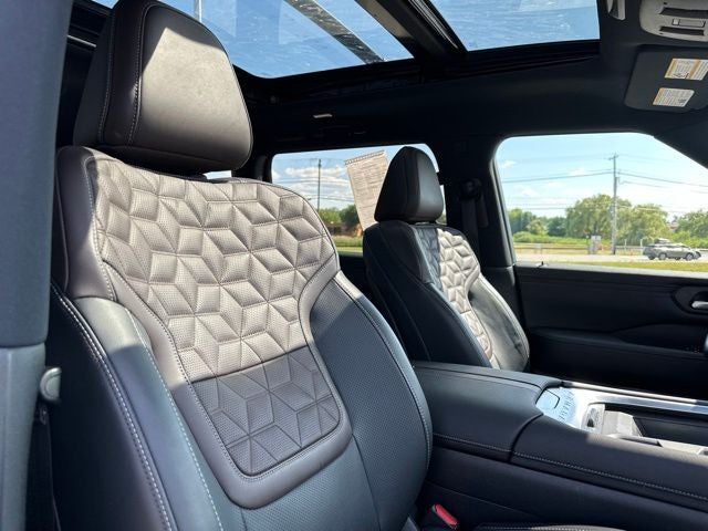 2025 Nissan Armada Platinum