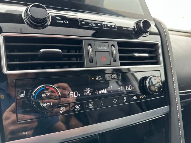 2024 INFINITI QX80 Premium Select