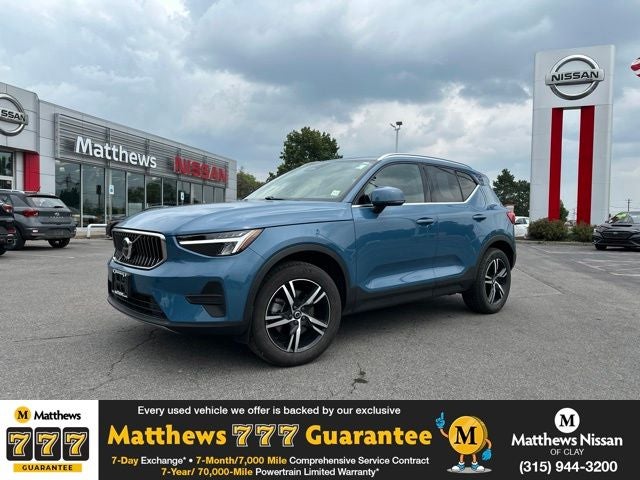 2025 Volvo XC40 B5 Core