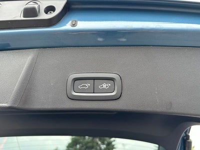 2025 Volvo XC40 B5 Core