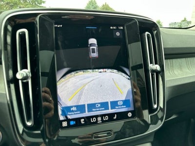 2025 Volvo XC40 B5 Core