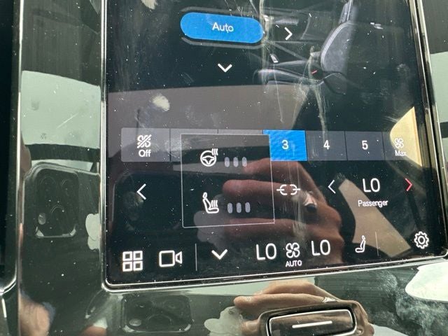 2025 Volvo XC40 B5 Core