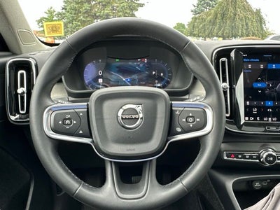 2025 Volvo XC40 B5 Core