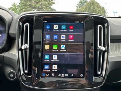 2025 Volvo XC40 B5 Core
