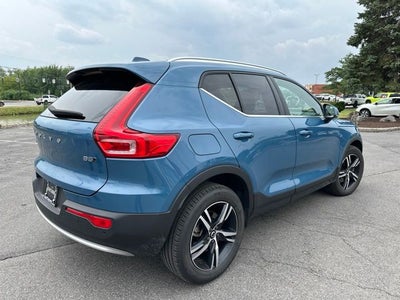 2025 Volvo XC40 B5 Core