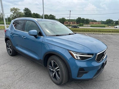 2025 Volvo XC40 B5 Core