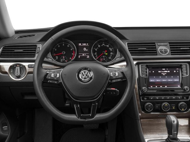 2018 Volkswagen Passat 2.0T R-Line