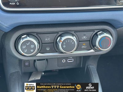 2025 Nissan Versa 1.6 SV
