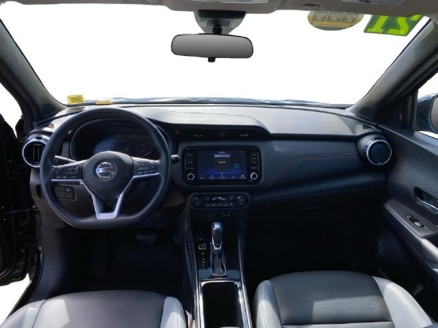 2021 Nissan Kicks SR