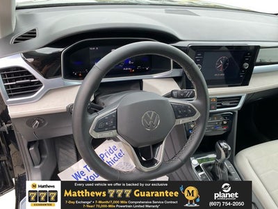 2025 Volkswagen Taos 1.5T SE