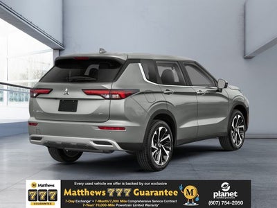 2023 Mitsubishi Outlander SE