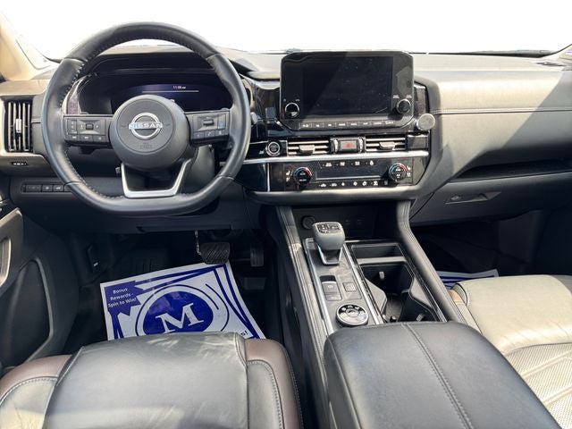 2023 Nissan Pathfinder Platinum