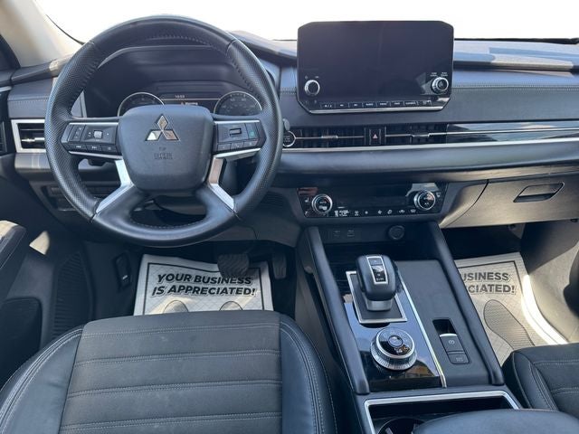 2023 Mitsubishi Outlander SE
