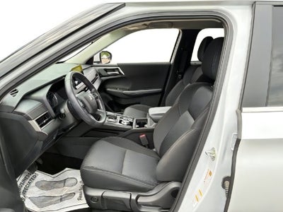 2024 Mitsubishi Outlander ES