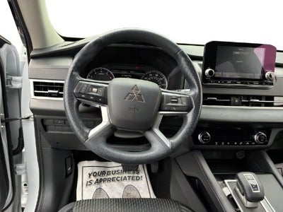 2024 Mitsubishi Outlander ES