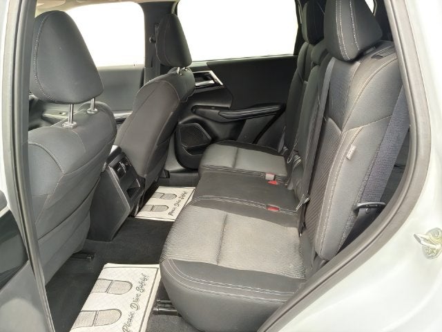 2024 Mitsubishi Outlander ES