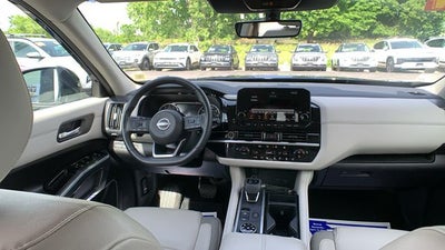2024 Nissan Pathfinder SL