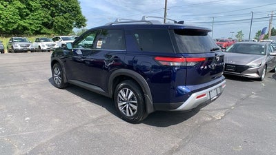 2024 Nissan Pathfinder SL