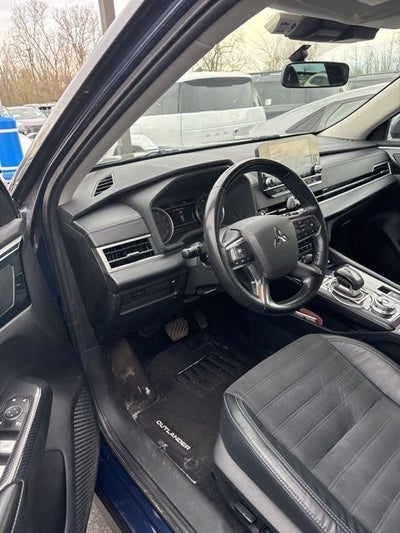 2022 Mitsubishi Outlander Black Edition