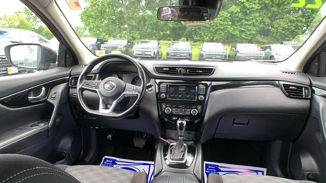 2022 Nissan Rogue Sport SV