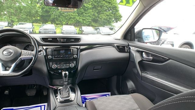 2022 Nissan Rogue Sport SV