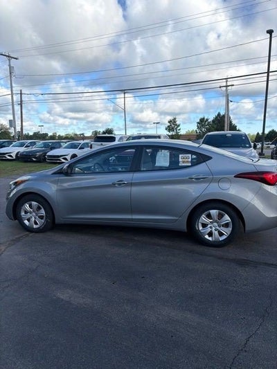 2016 Hyundai Elantra SE