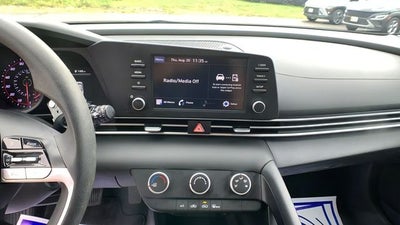 2023 Hyundai Elantra SE