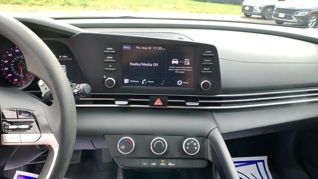 2023 Hyundai Elantra SE