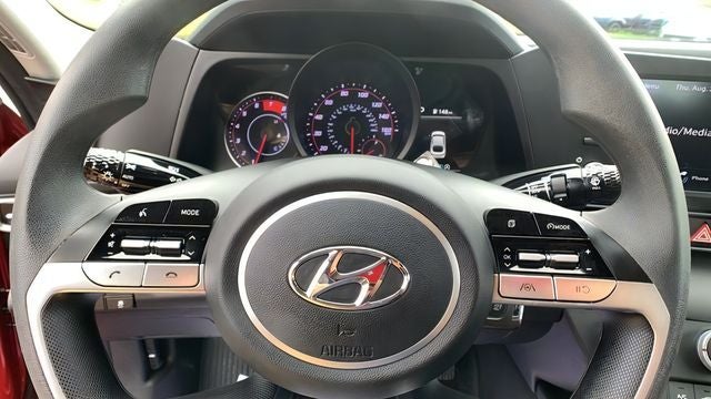 2023 Hyundai Elantra SE
