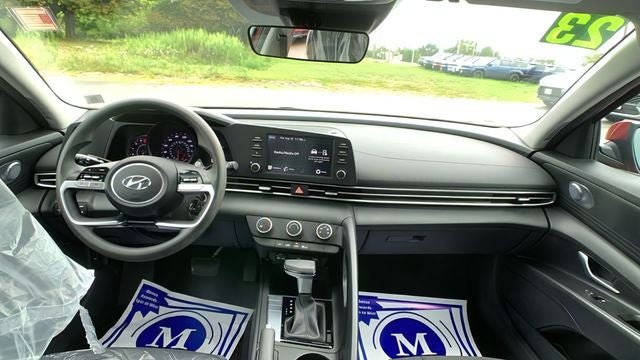 2023 Hyundai Elantra SE