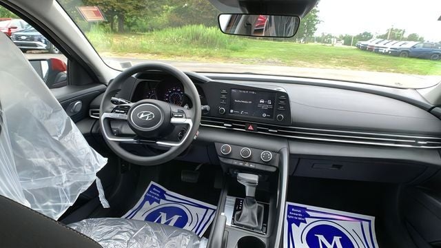 2023 Hyundai Elantra SE